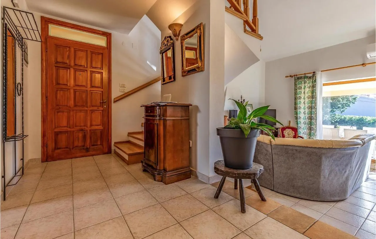 Beautiful Home In Pomer With Wifi 0*,