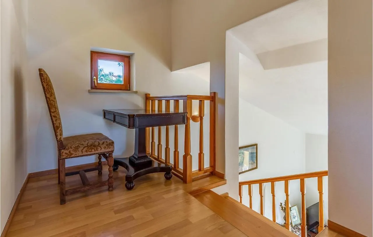 Beautiful Home In Pomer With Wifi